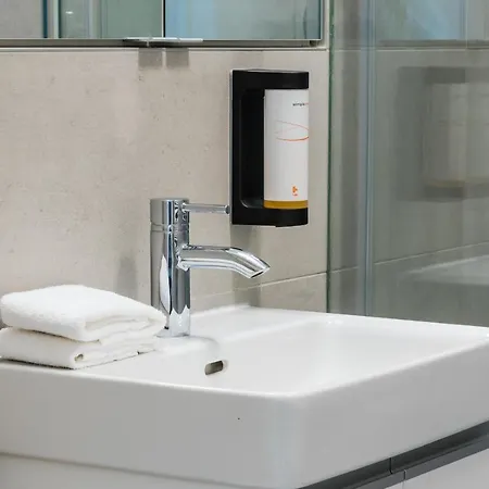 מלון דירות Castle Free Parking