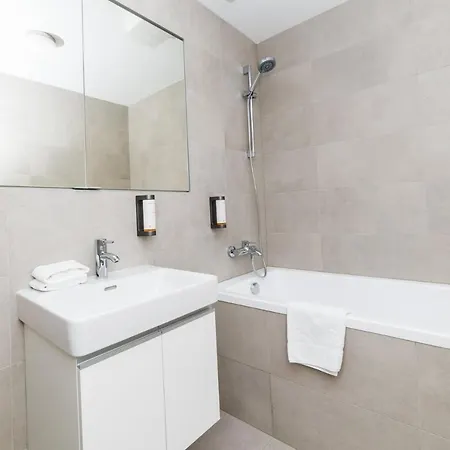 Castle Free Parking ברטיסלאבה