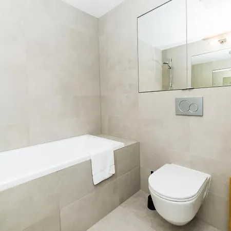 Castle Free Parking מלון דירות