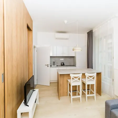 Castle Free Parking Apartmanhotel
