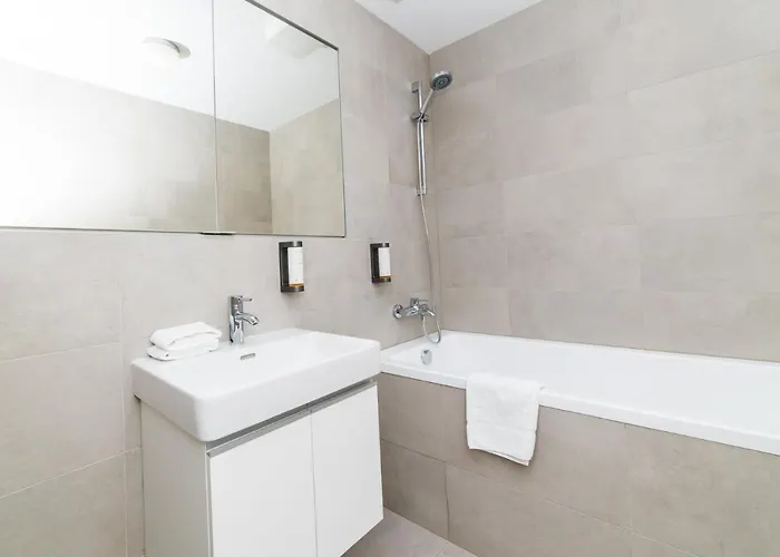 Castle Free Parking براتسيلافا