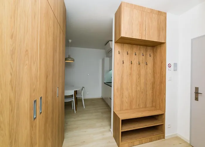 Castle Free Parking Apartmanhotel 4*