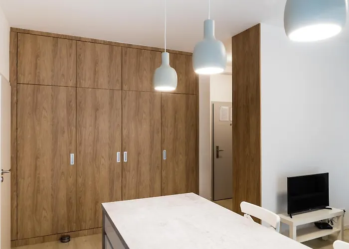 Castle Free Parking 4*