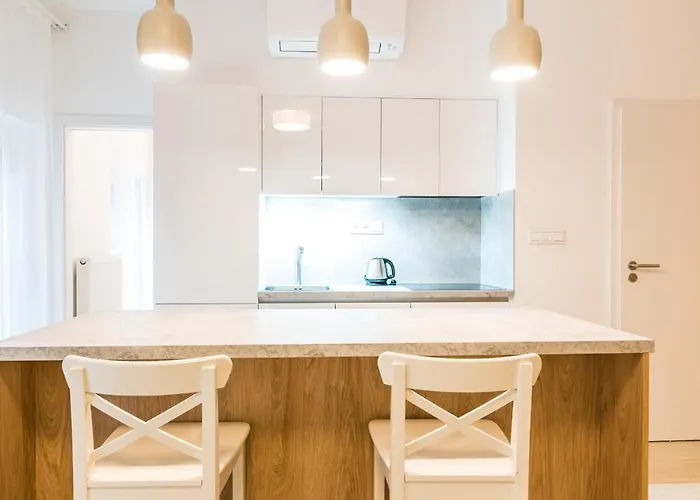 Castle Free Parking 4*