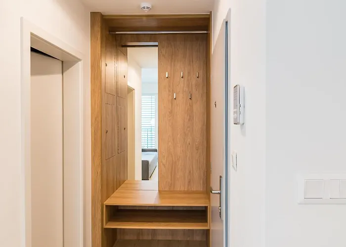 Castle Free Parking 4*