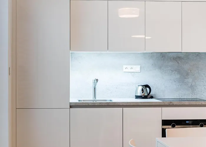 Апарт-готель Castle Free Parking 4*